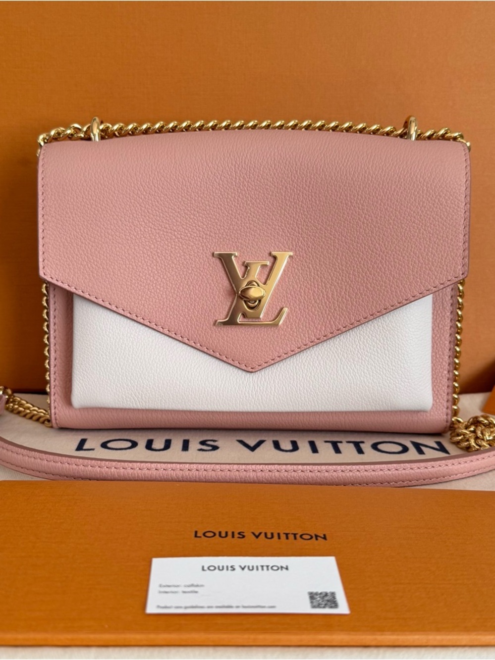 NEW LOUIS VUITTON MyLockMe Calfskin Leather Chain Bag in Cream/Rose Trianon - Picture 10 of 10